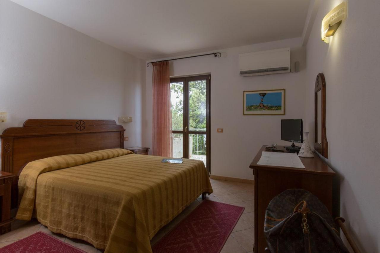 Hotel Ispinigoli Доргали Екстериор снимка