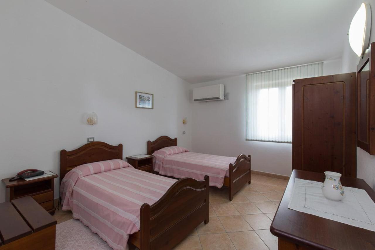 Hotel Ispinigoli Доргали Екстериор снимка